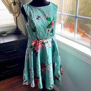 Grace Karen Sage Green Dress with Floral and Butterfly Print Size Large